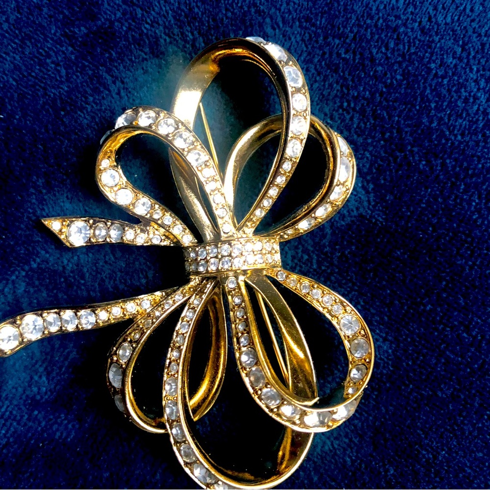 Rare vintage Kenneth Jay Lane Brooch!